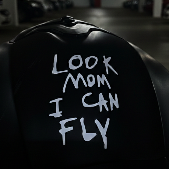 LOOK MOM I CAN FLY - Minimal Sticker