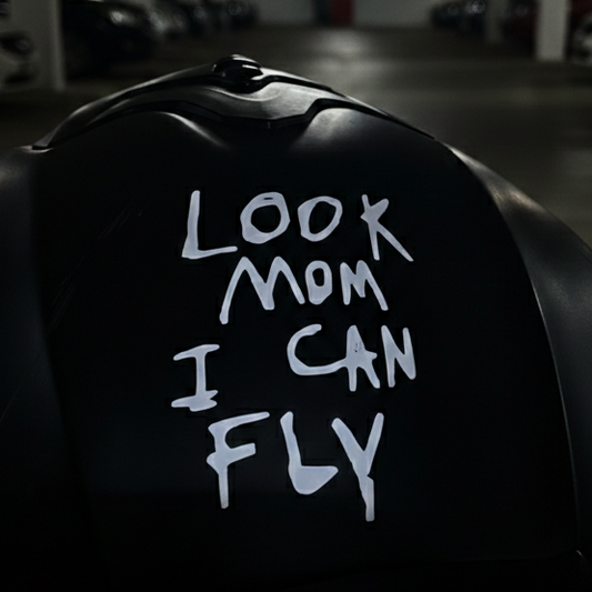 LOOK MOM I CAN FLY - Minimal Sticker